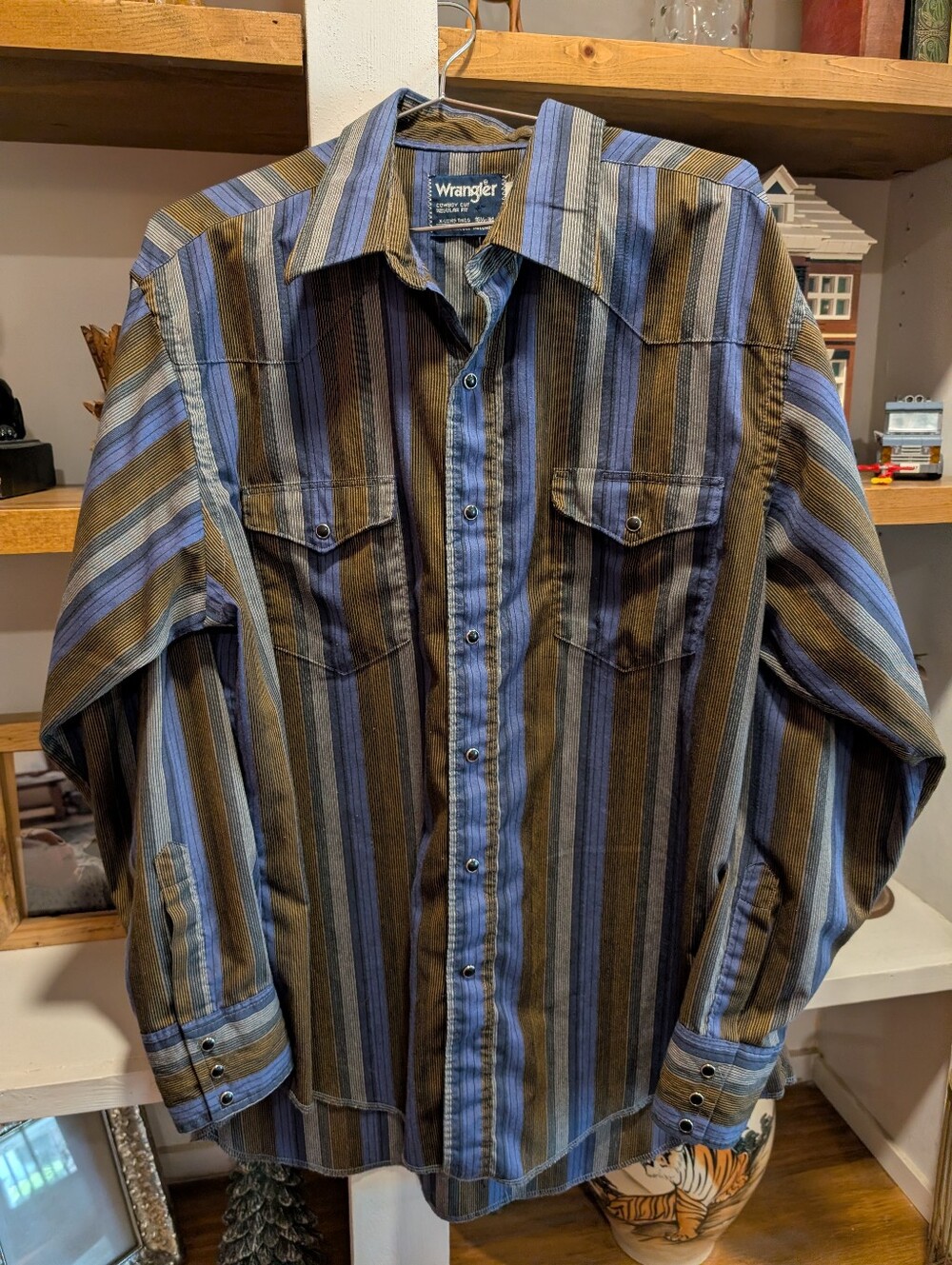 Vintage Wrangler Plaid Red Blue X-Long Tails Cowboy Button Snap Size Large
